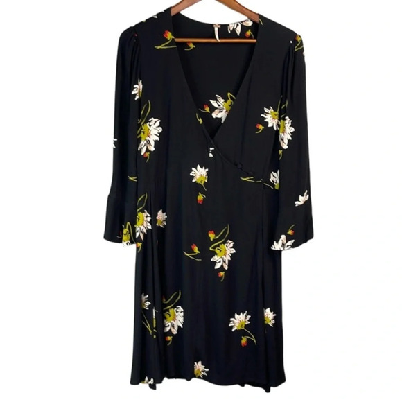 FREE PEOPLE Time On My Side Floral Print Wrap Dress Black Button Side Ruched L - Picture 2 of 12